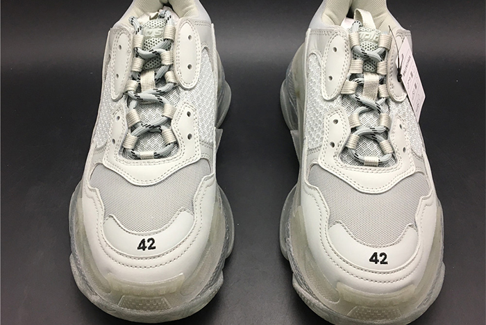 Ba*len*cia*ga triple s trainer 